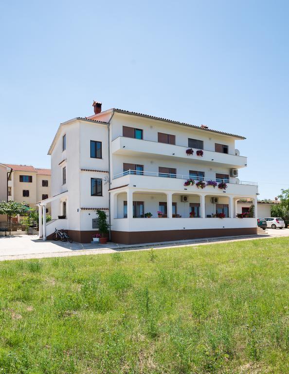 Apartments Zdenka Rovinjsko Selo Extérieur photo